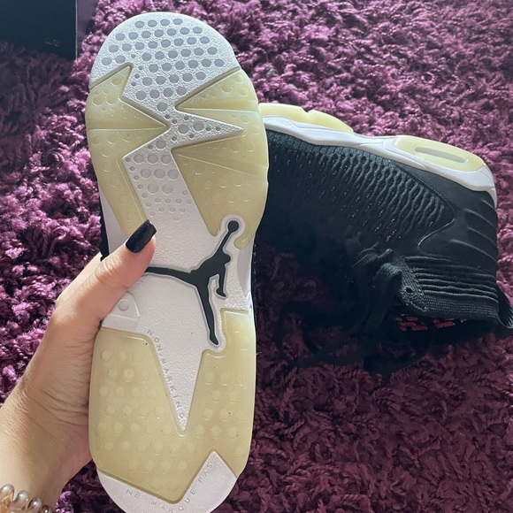 NIB Nike air Jordan’s flyknit 23s youth size 6 women’s size 7.5 black and red - Picture 3 of 15